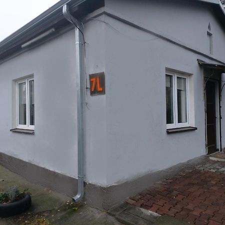 Hostel W Zielonce Зелонка Екстериор снимка