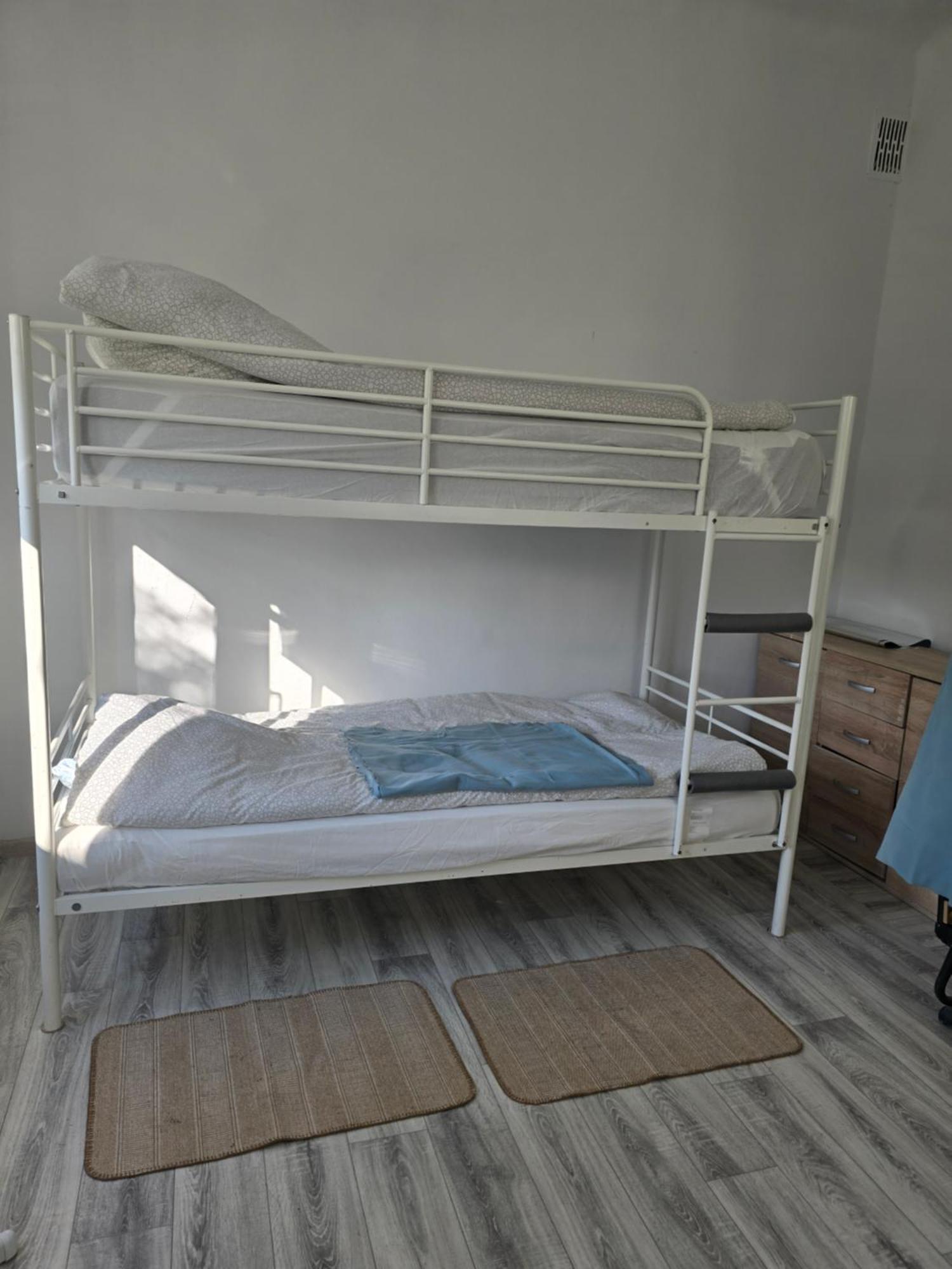Hostel W Zielonce Зелонка Екстериор снимка