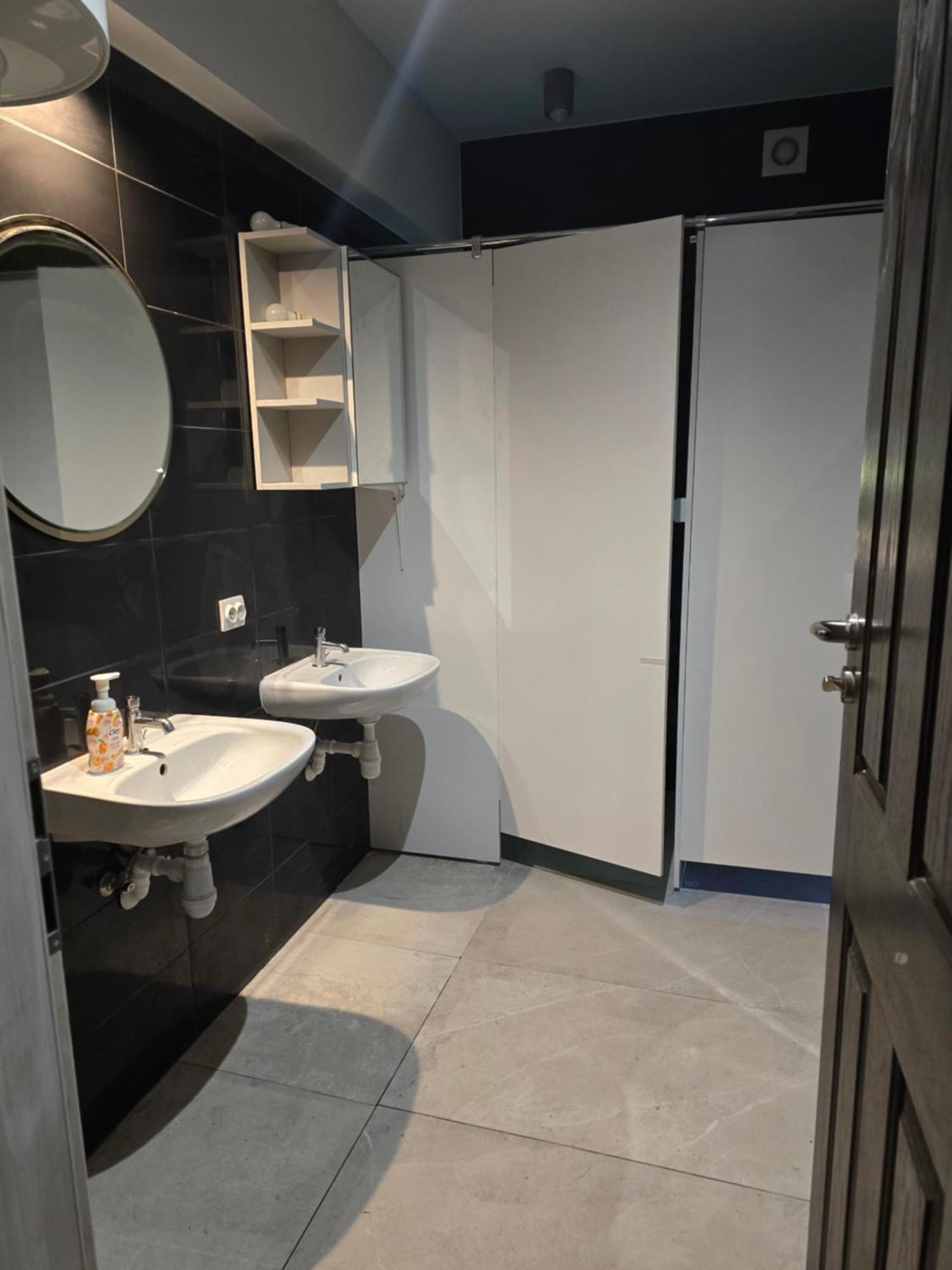 Hostel W Zielonce Зелонка Екстериор снимка