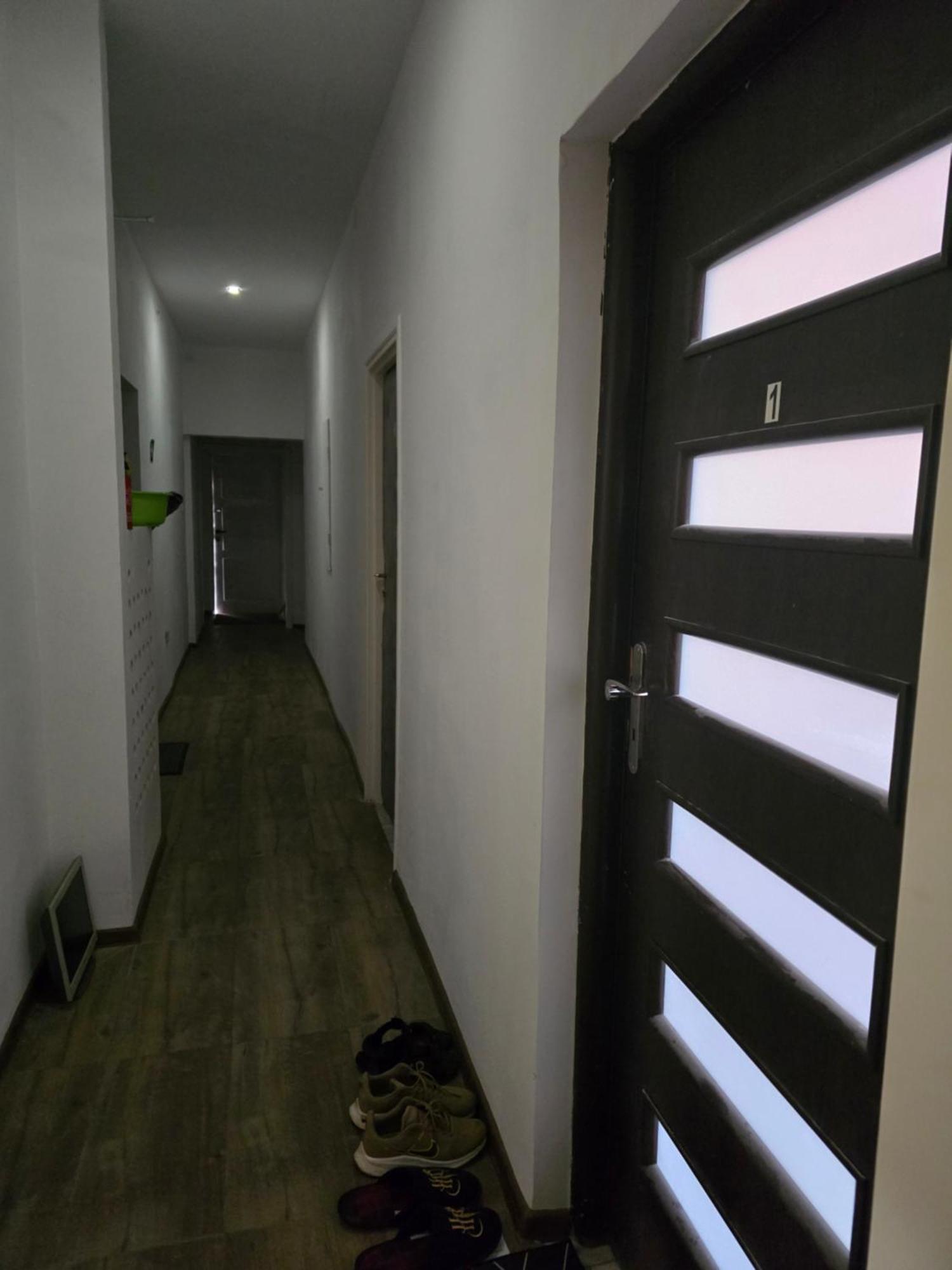 Hostel W Zielonce Зелонка Екстериор снимка
