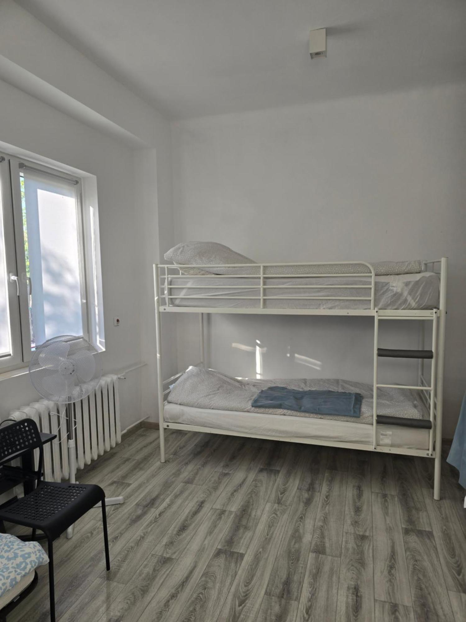 Hostel W Zielonce Зелонка Екстериор снимка