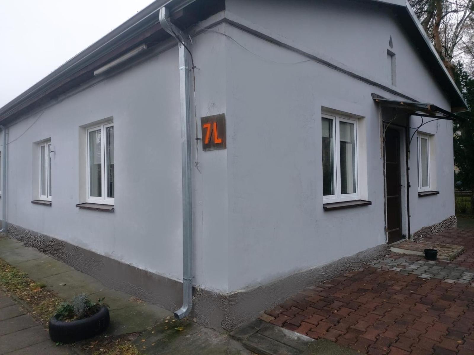 Hostel W Zielonce Зелонка Екстериор снимка